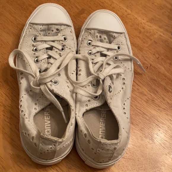 Converse All Star off white/ white lace like design sneakers nice, size 8, - Picture 2 of 16
